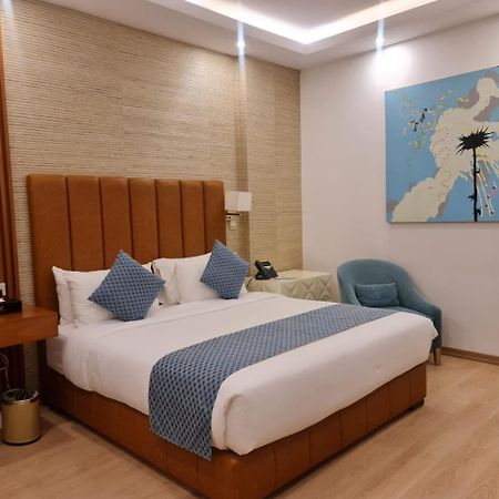 Sarwat Park Hotel Riyadh - Diplomatic Quarter Екстериор снимка