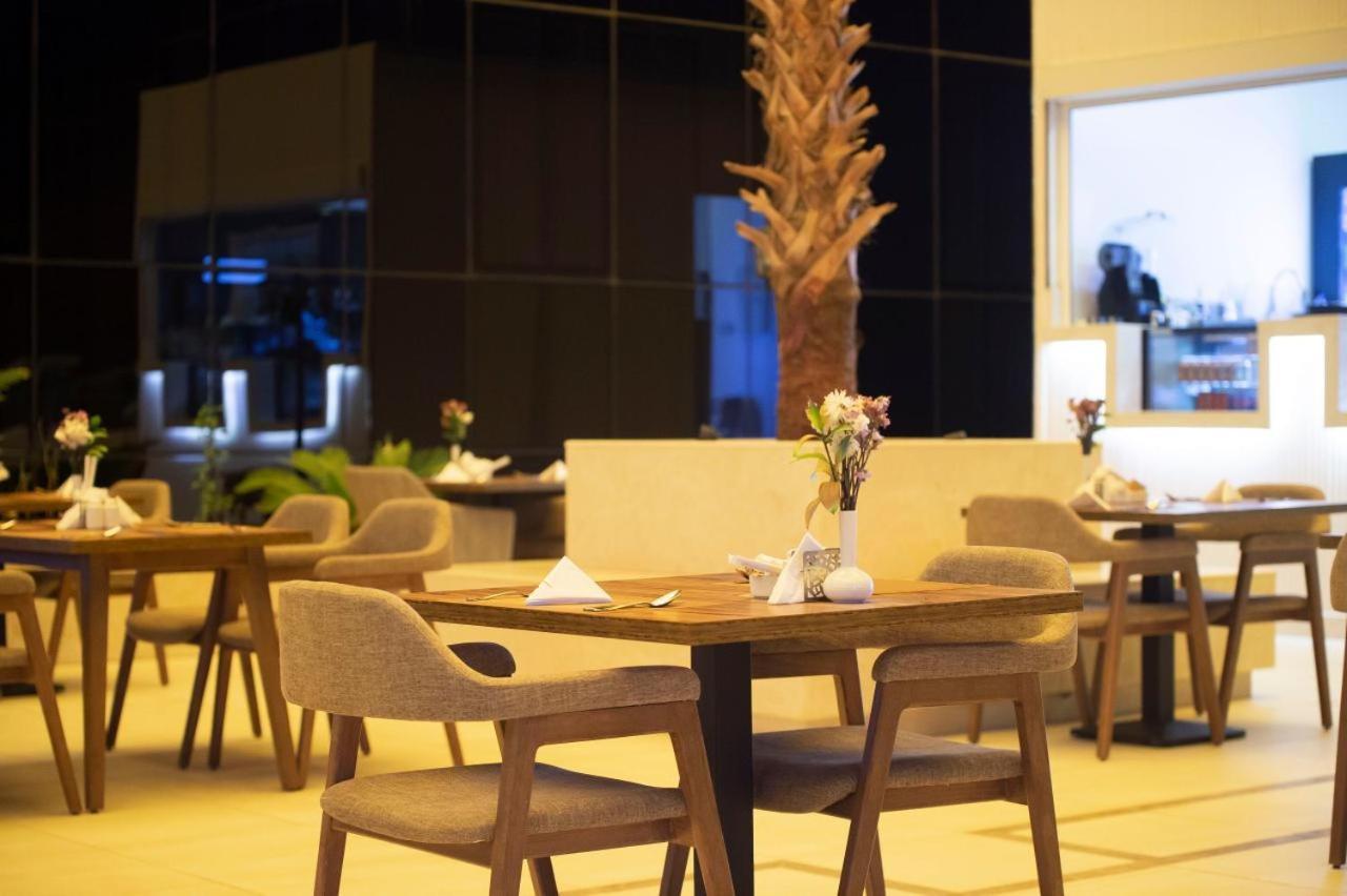Sarwat Park Hotel Riyadh - Diplomatic Quarter Екстериор снимка